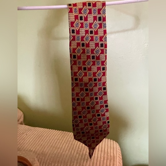 Alexandre London Pure Silk Tie - Red and Gold - Picture 6 of 6